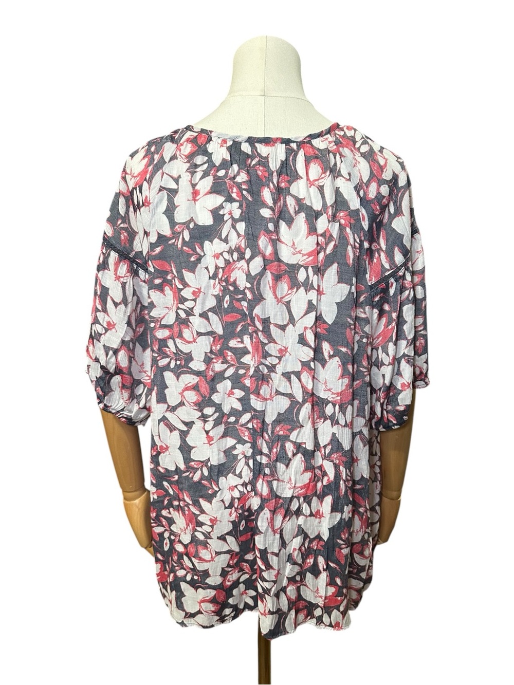 Como Blu Floral Tie-Neck Blouse - Picture 7 of 8